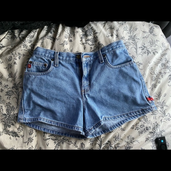 VINTAGE Mudd Jean Shorts | Light Wash, High Rise - Picture 2 of 9